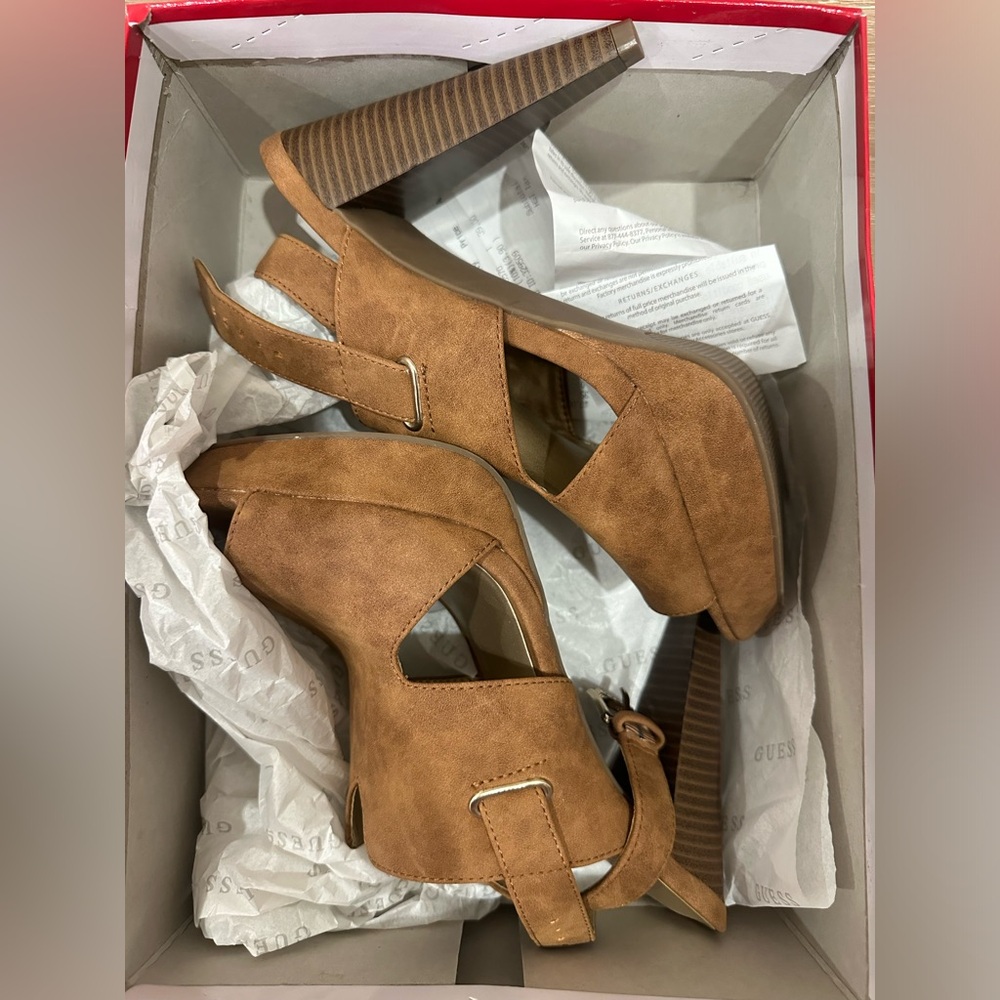Guess Suede Pump - NEW IN BOX